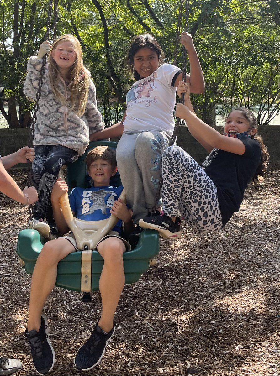 MrsSorengsClass's tweet photo. Party in the Park!  Best way to kick off all break.  Students even had a little science fun on the slide transferring electricity.  @D59Ridge @CCSD59 #TogetherWeCan https://t.co/1iY2c6IPnN