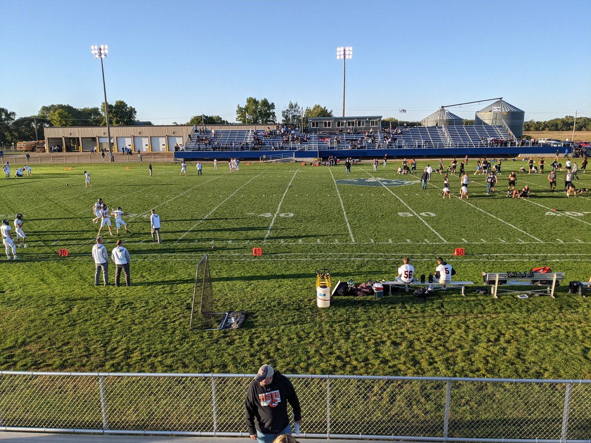 huskerblankman's tweet photo. I'm in Rock Valley with @JackTrout20 for Carroll Football on KIKD 106.7. pregame is underway! @TigerVisionCHS @TheTylerBrunner @NickBrincks @WallCoach @NDKonz #iahsfb #cbsports https://t.co/EtuBCSxJHN