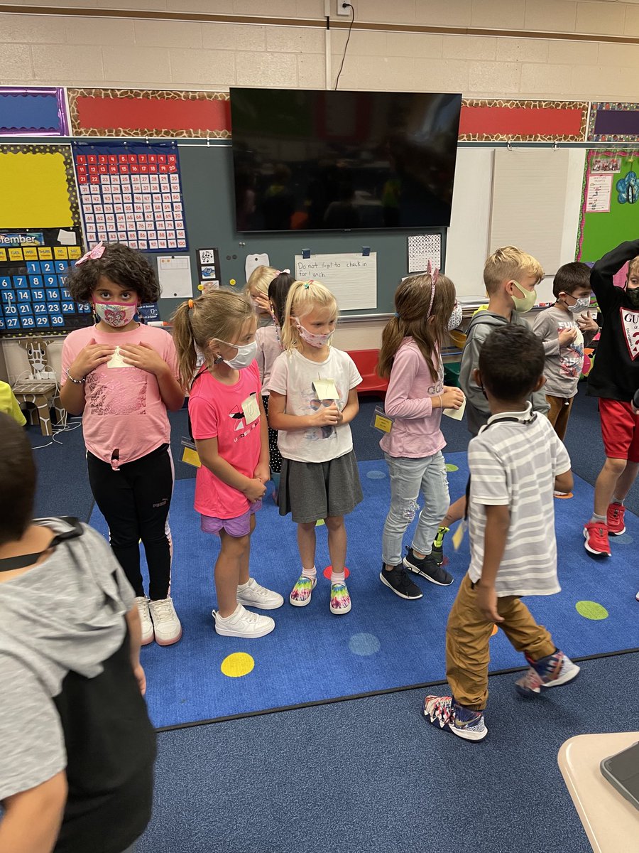Emily_Kelly25's tweet photo. We made a human number line this week! https://t.co/qpnbUpX20S