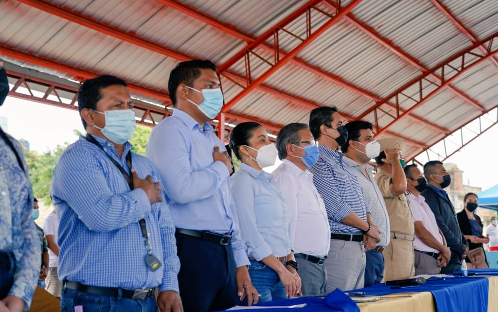 xaviersantos_ec's tweet photo. 📢 @soberanialimen Hoy fue una buena jornada en Machalilla. "Cuando una ley (#LeyDePesca) provoca la división y la inconformidad de un sector, entonces debemos revisar esa ley y si corresponde corregirla" @AsambleaEcuador @BancadaID
#LaVozDeManabi
#LegislaConXavier https://t.co/l0Ws62T1dT