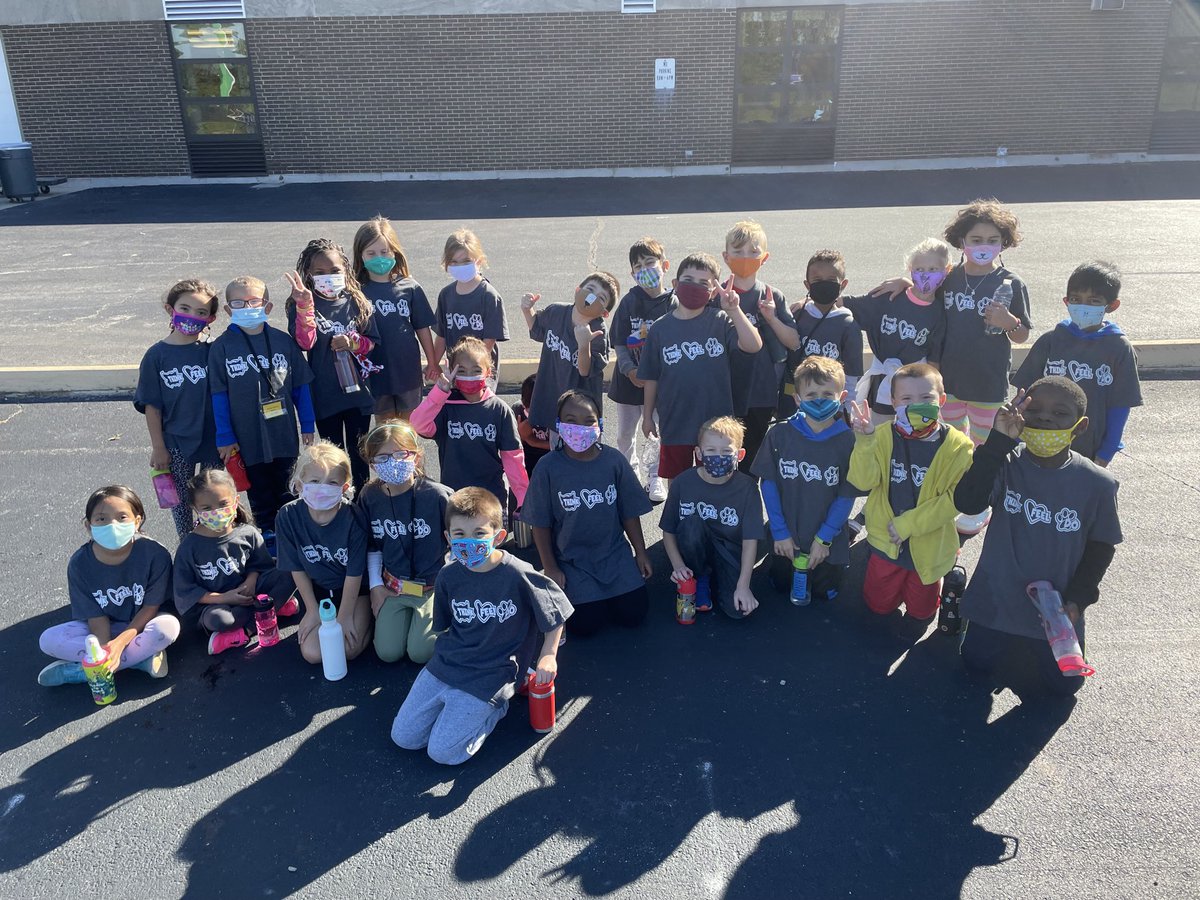 Emily_Kelly25's tweet photo. Community Day 2021 🐾 We had a great time with our buddies! ⁦@TenyTribe⁩ ⁦@BNLC_HCSD⁩ https://t.co/6eckOazTkO