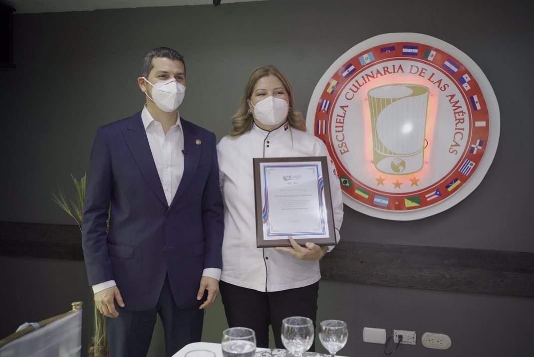 Esta mañana, visitamos la escuela <a href="/CulinariaAmeri/">Escuela Culinaria de las Américas</a>, donde compartimos junto a sus representantes y colaboradores, las experiencias entorno a la reactivación económica y su aniversario XVII.