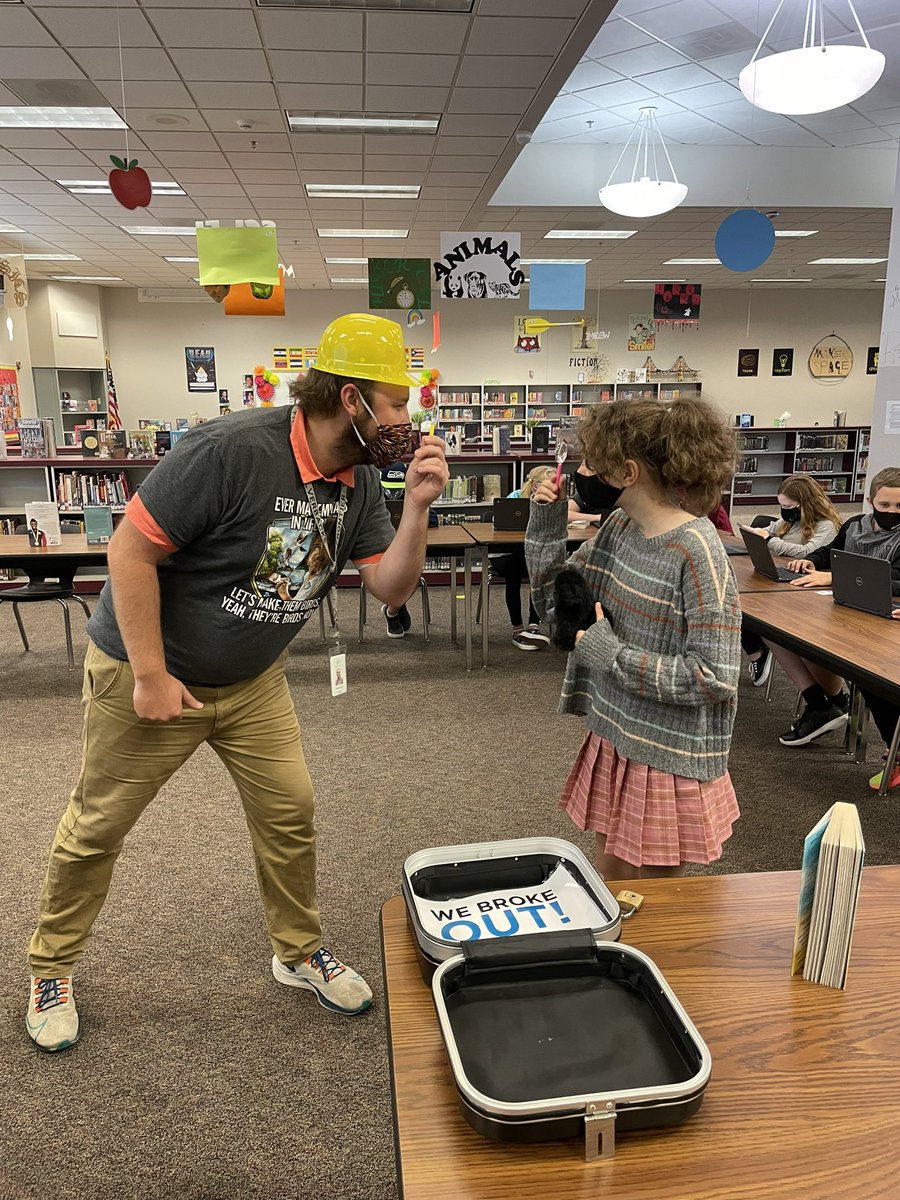 Larrecheareads's tweet photo. Approx 250 6th grade Ss at #FMSLibrary got their #LibraryCardSignUpMonth through our @EpsLibraries partnership with @fvrl and @LibbyApp. They worked through a @PearDeck and a @breakoutEDU box in 30 mins. Proud, but exhausted TL TODAY! https://t.co/ahS8YB75E8