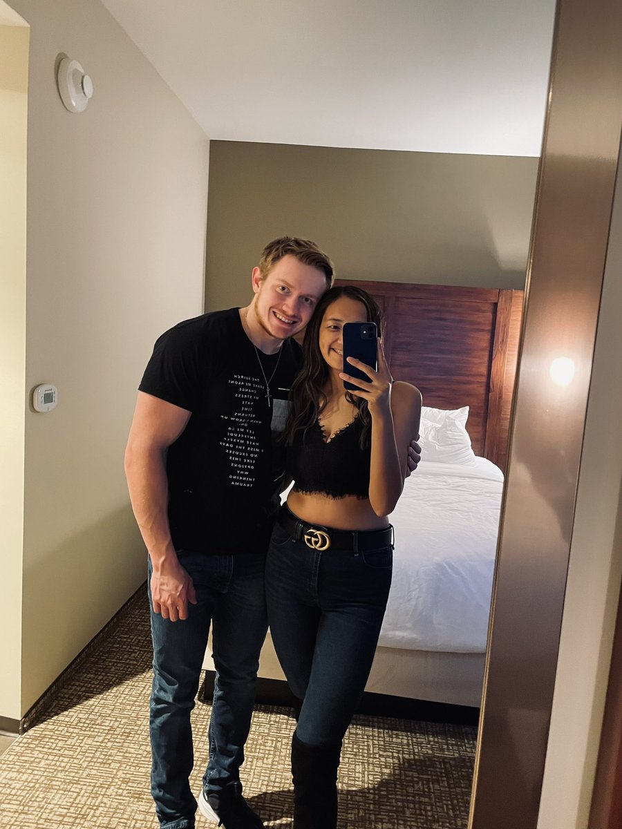 natalie__a99's tweet photo. Traveled 5 hours to come see @nfrealmusic  tonight! #cloudstour #nf #nfcloudstour https://t.co/LVUnrJwfiJ