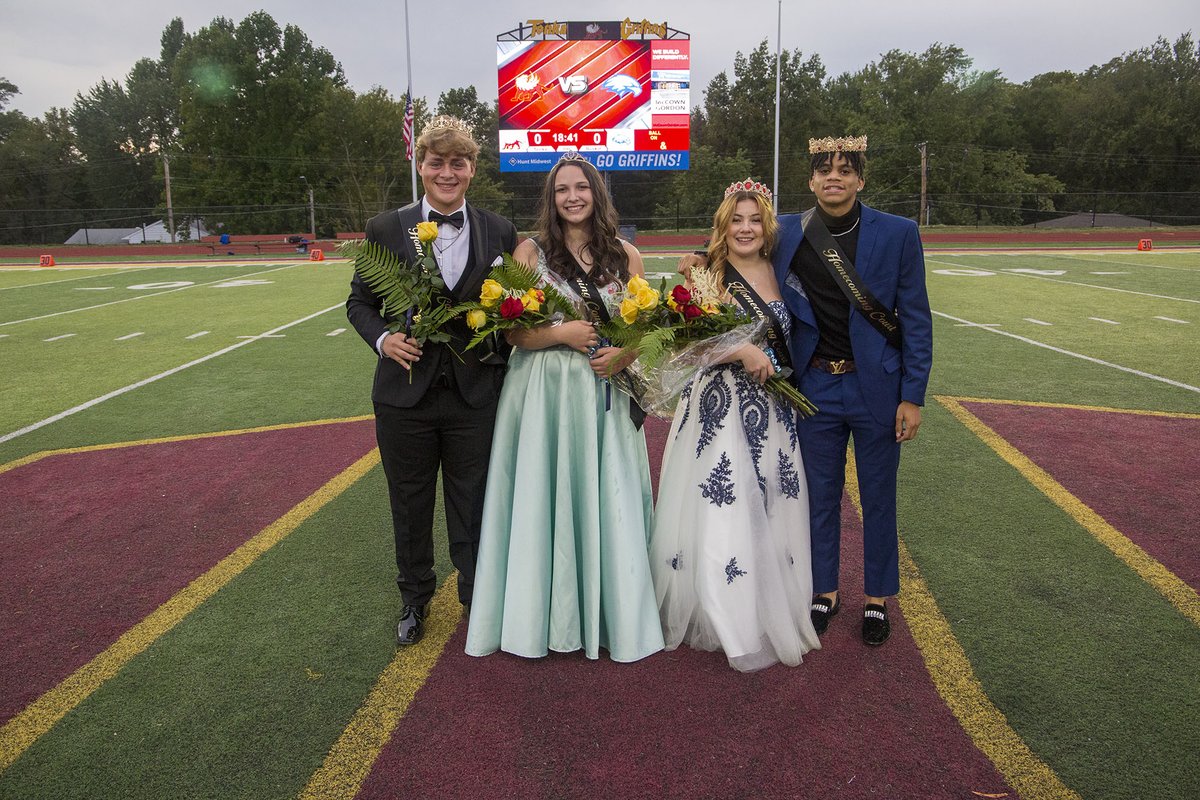 Congratulations to Winnetonka #Homecoming Queen Gianna Rizzo, King Titus Holmes, Princess Sophia Gianello, and Prince Tucker Shay!
#ThisIsTonka #TonkaPride