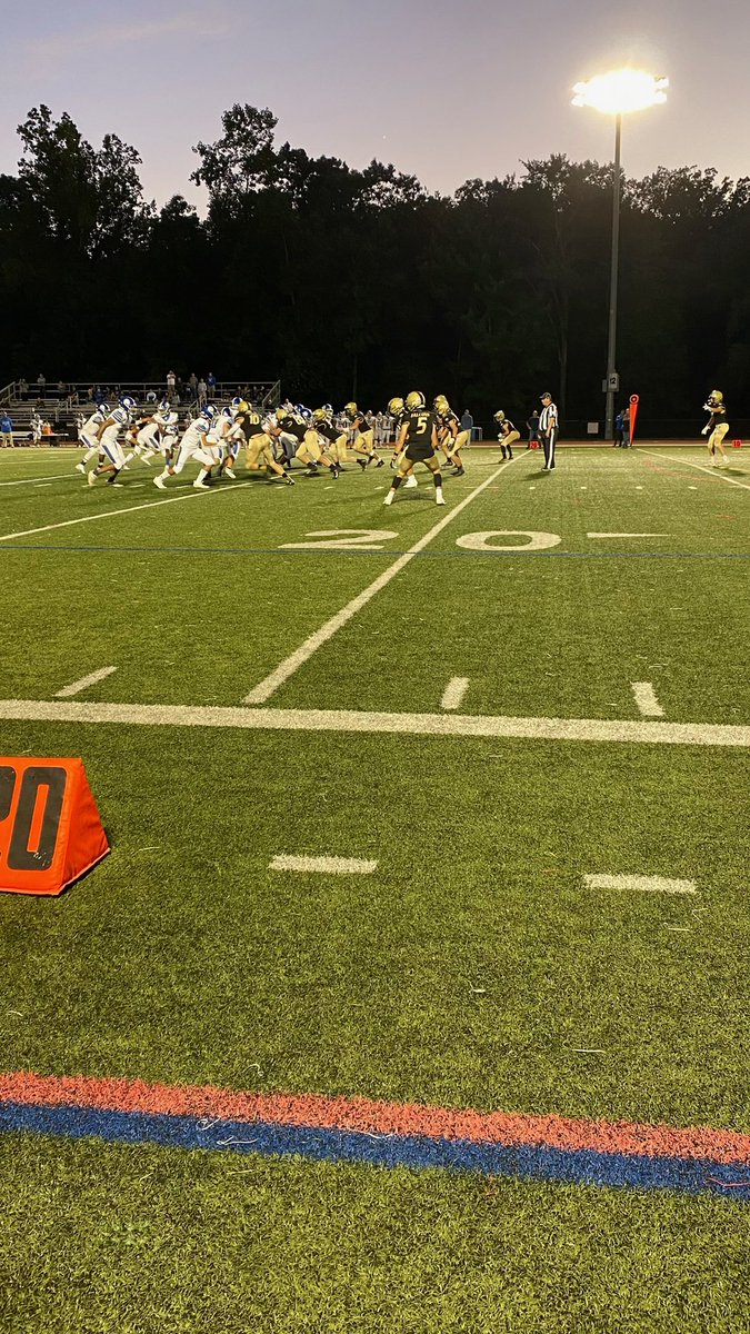 Barlow is up 7-6 against Bunnell at the half #cthsfb