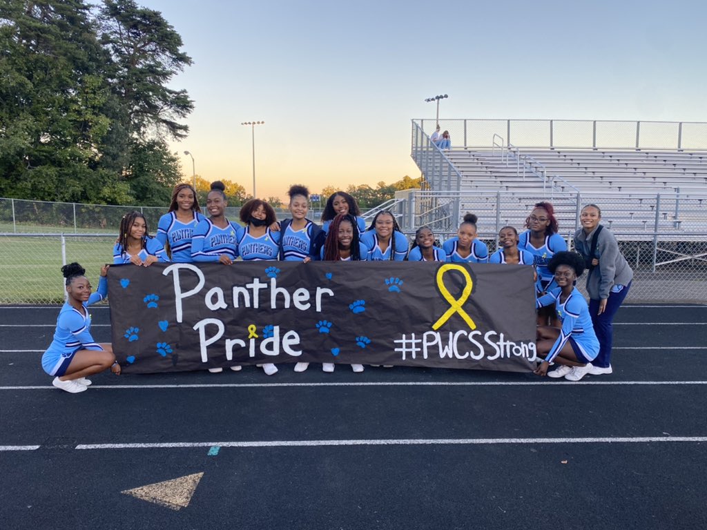 PotomacHSCheer's tweet photo. Friday Night Lights! #PWCSstrong https://t.co/8hZBJ5xnMU