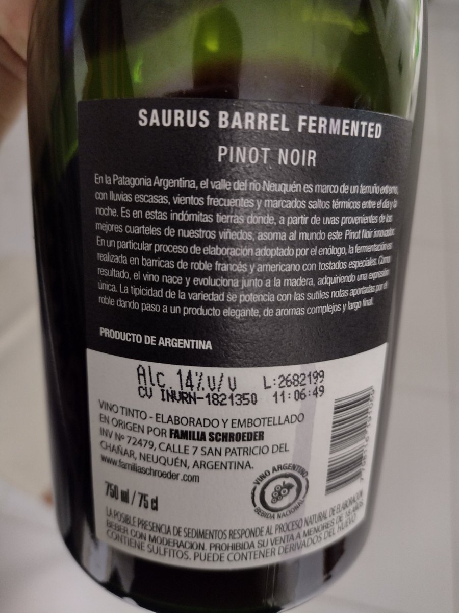 Lindo pinot, buena boca , linda nariz , a mi gusto todavía tiene un dejo de barrica...., Salu