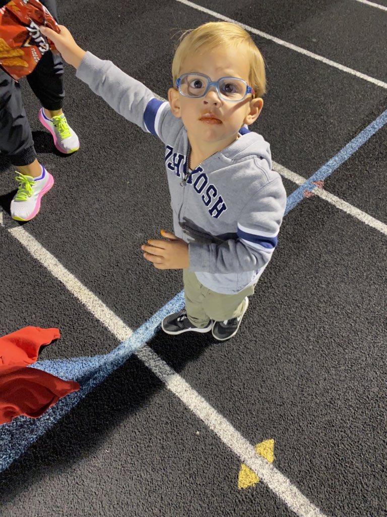 Todd_spinner's tweet photo. The future bears were out in force tonight!  #clawsup!✔️🐻🏈
@FriendsFbpa @BerlinBears_SS @ObhsStudent @MainObhs @sarahnethero @Mrs_Pratt_OBHS https://t.co/IYQcsqpxwB