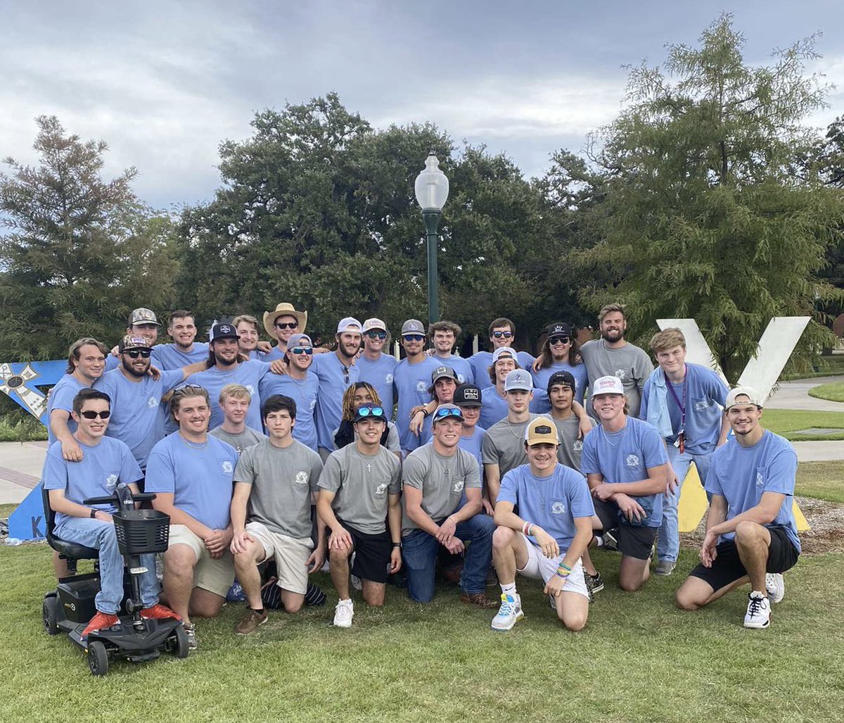 Please welcome the Alpha Psi pledge class! #RUSHΣΧ #rebuildtheempire