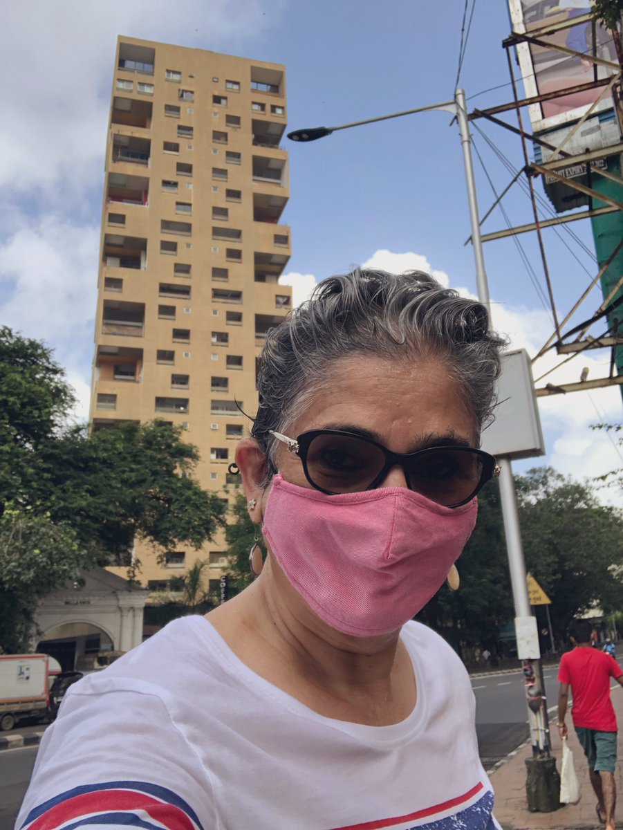 vijivenkatesh's tweet photo. And finally up Peddar Road and Jaslok Hospital ! 2hrs 4.5 miles 11k odd steps . Leg 2 #maxathon #patientsjourney Max-A-Thon @stompoutcancer https://t.co/g84ZIM6Vjp