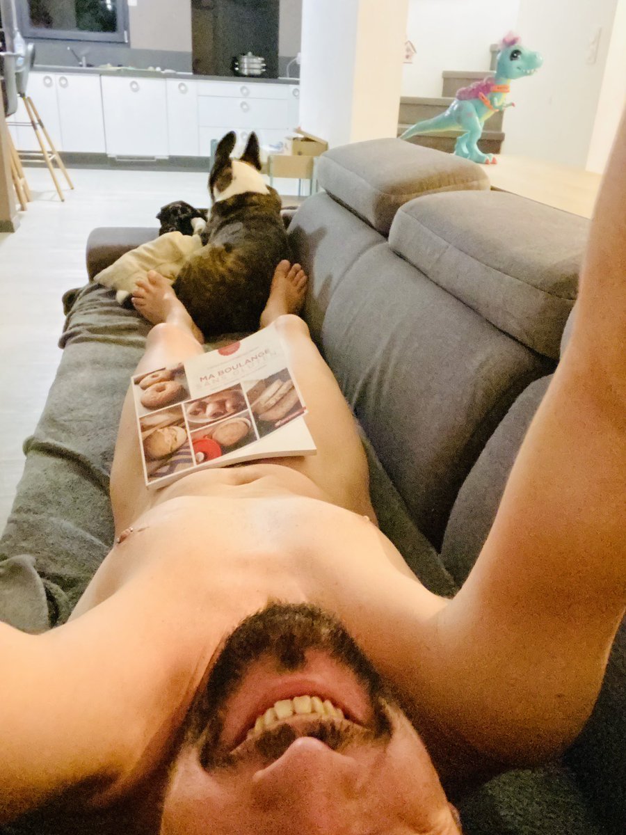 PommeGregory's tweet photo. Découvrir un nouveau livre sur la boulangerie et regarder la recette des baguettes …. #lol #gay #gayfrance #LGBTQ https://t.co/6VsJq94hhQ