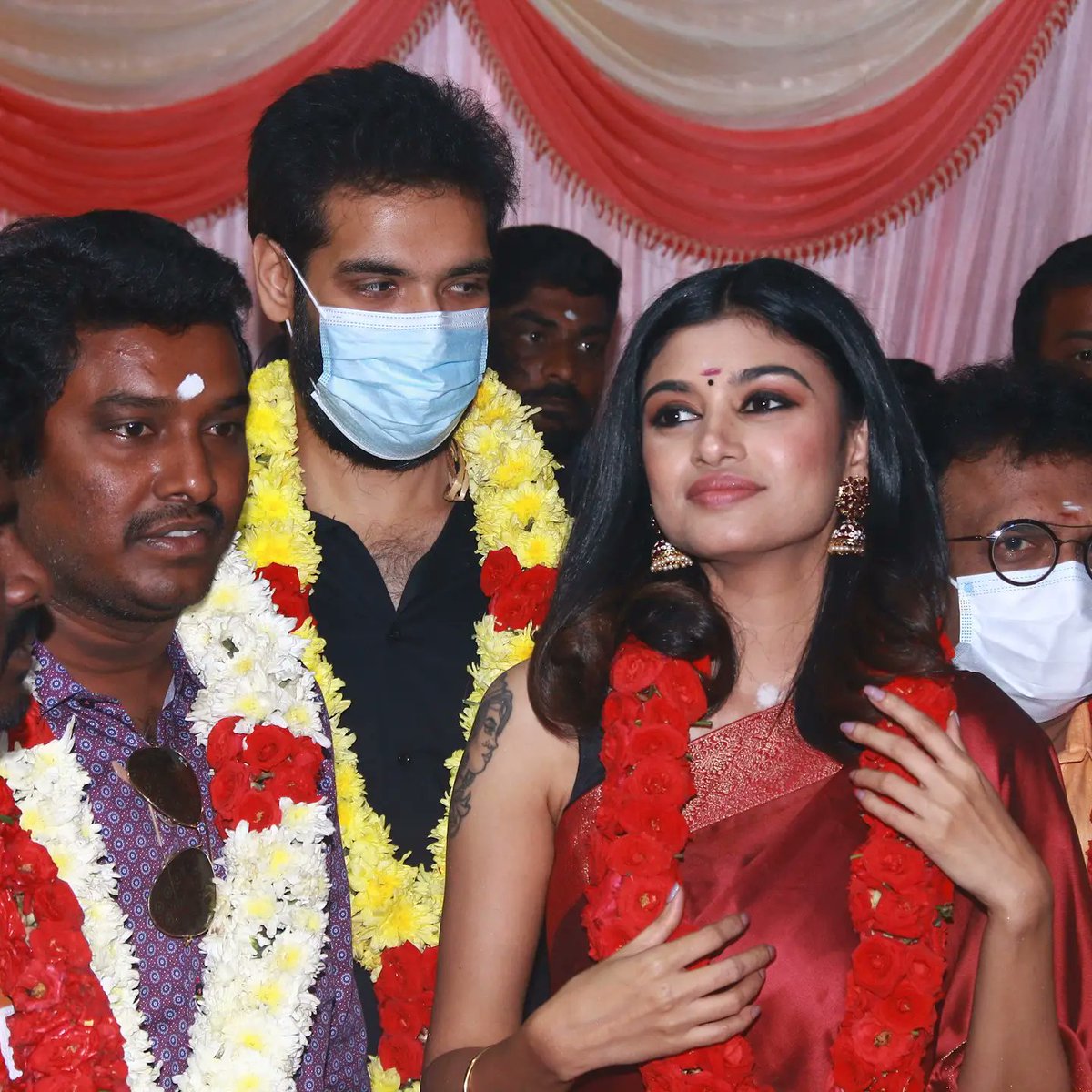 avsprabhu's tweet photo. From the Pooja of #Contractornesamani Starring #yogibabu #oviya

#AVS Entertainments S.S.Prabu Presents
#AKNA Media #movie #CINEMAUPDATE https://t.co/9qsGf4tLJX