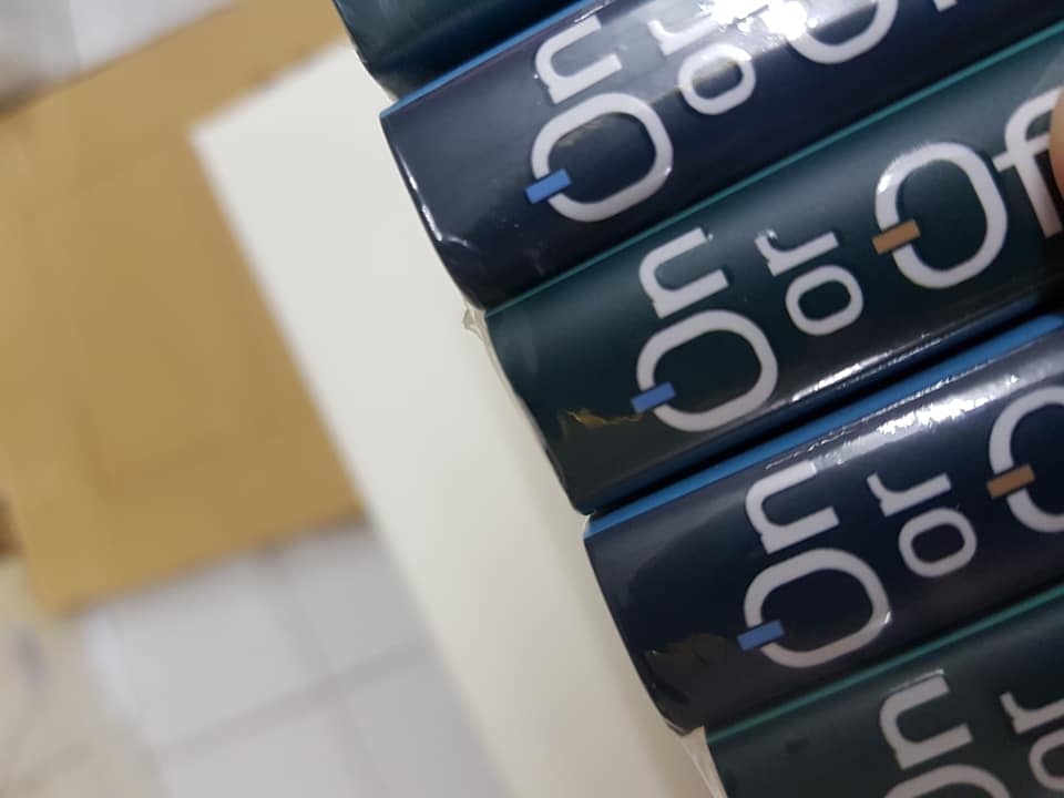 hermitbooks's tweet photo. พรุ่งนี้่เวลา 9.00 น. พี่ฮูกจะเปิดขายเรื่องOnoroff ชุดตำหนิ 16 ชุดนะฮะ ราคา 550 บาท ส่วนใหญ่เป็นตำหนิที่มุมหนังสือเสียหายจากขนส่ง ดูตัวอย่างที่ภาพได้เลย 

สำหรับคนที่อยากได้แบบปกติ รอพิมพ์ใหม่พร้อมรอบเล่ม 3-4 ( ซซ.2 ) เเทนนะฮะ จะมีเเต่ชุดปกติ ไม่มีลิมิเต็ดครับผม 

#OnorOffth https://t.co/NMwfoiRhNp
