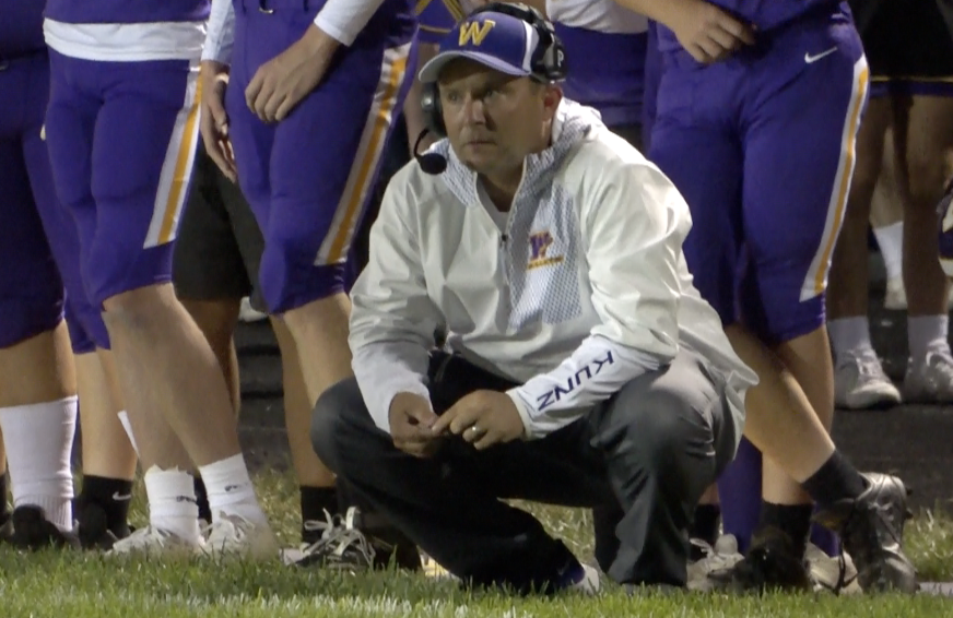 Channel1450com's tweet photo. Williamsville hangs on to beat Maroa-Forsyth in Week Five in another instant classic between the two Sangamo rivals. We've got all the big plays and highlights right here:
https://t.co/UYxLRQ2UwZ https://t.co/x0xOIvUm3K