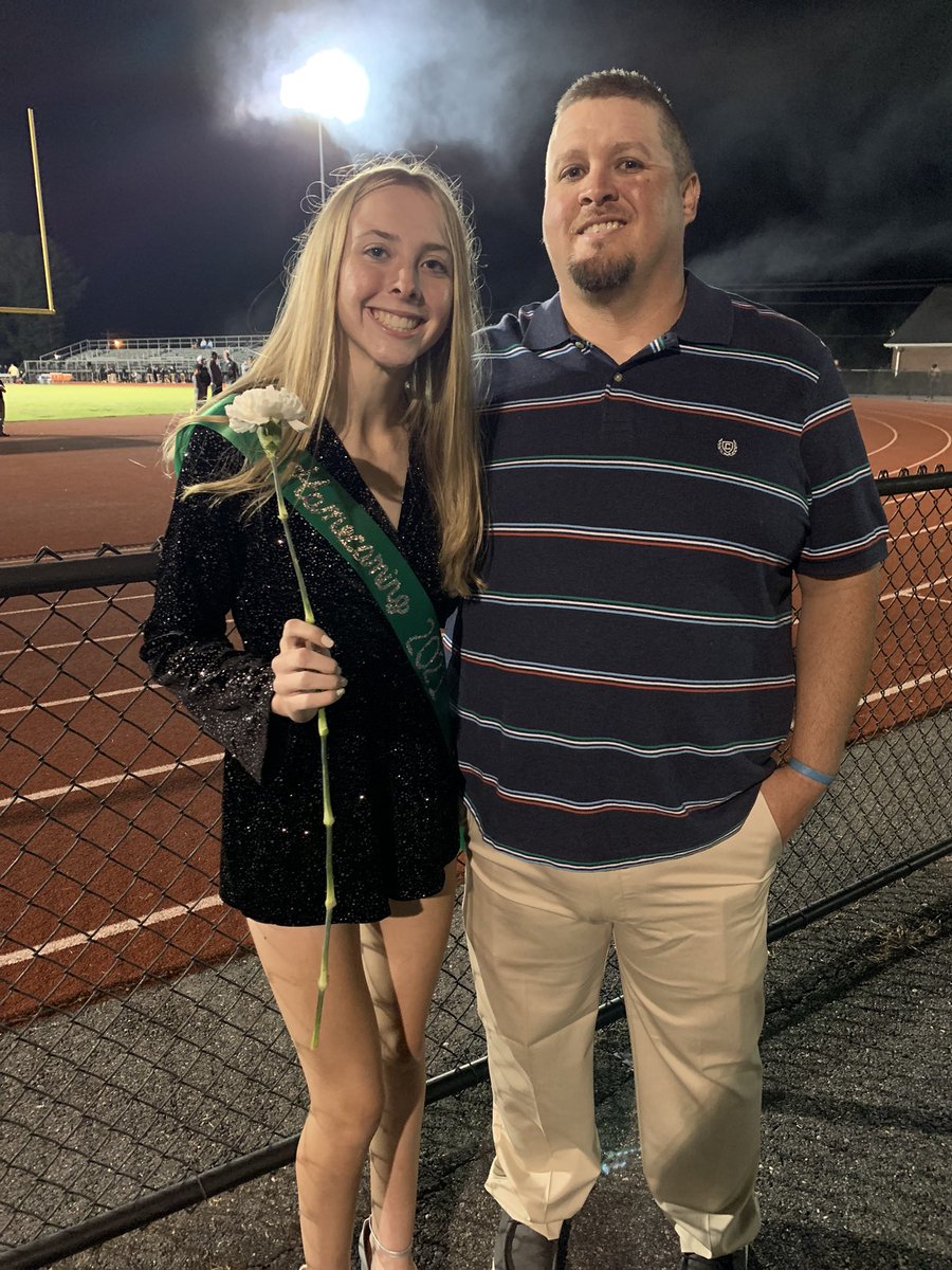 AveryShifflett1's tweet photo. Thank you to everyone who voted for me for homecoming court!! Now on to NC for the PGF State Championship.🥎
#Hoco2021 #Dragons #OCElite https://t.co/3dp2GVBf8j