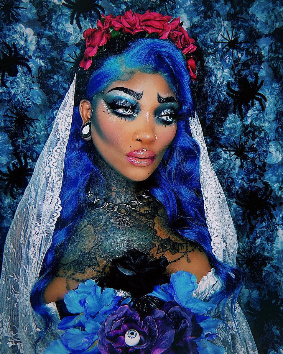 GlamGothBeauty's tweet image. Perhaps he does belong with her..Little Miss Living..

🦋💀 Corpse Bride 💀🦋