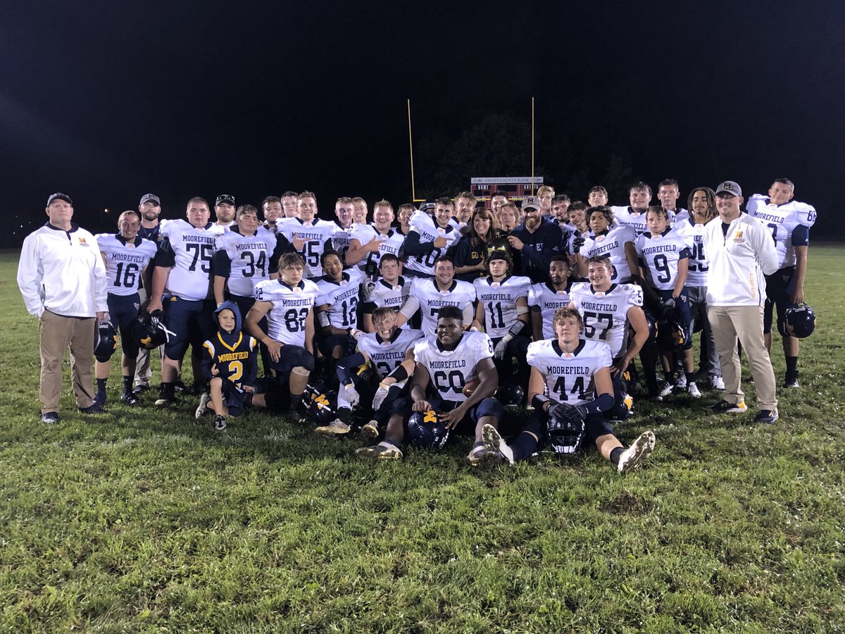 jacketscougars's tweet photo. Summit Bowl Champion: Moorefield 41, Petersburg 6 #wvprepfb ⁦@moorefieldhs⁩ ⁦@PetersburgHS⁩ ⁦@MetroNewsPrep⁩ ⁦@WHSVScoreZone⁩ https://t.co/YHm9B02hom