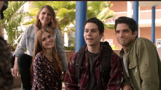 mwrvel2's tweet photo. pra vcs que ficavam rindo da gente enquanto a gnt ainda tinha esperança kakakakak bj de luz pra vcs 💅💅💅

#teenwolfthemovie https://t.co/DhwgDXgsAn