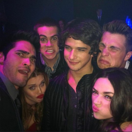 mwrvel2's tweet photo. pra vcs que ficavam rindo da gente enquanto a gnt ainda tinha esperança kakakakak bj de luz pra vcs 💅💅💅

#teenwolfthemovie https://t.co/DhwgDXgsAn