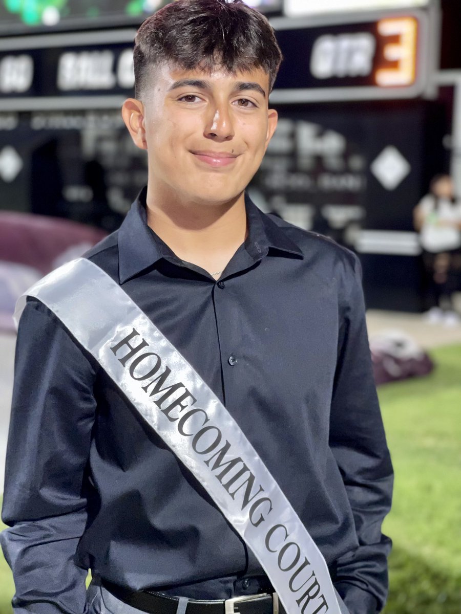 Congratulations to our Gander Tennis Team for the great win over Manvel 17-2 district wise 2-3 overall 6-5. And I want to give a special shout out for our Number 2 player Salvador García for winning both his matches and winning Junior Prince for our Homecoming Game!!!!!