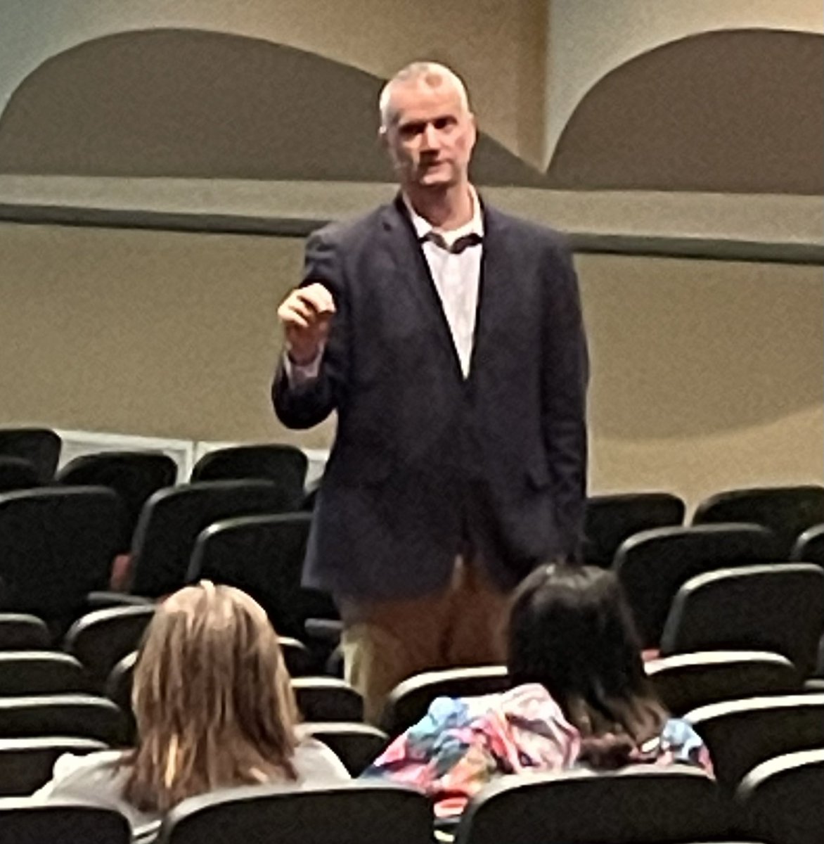 mjshields's tweet photo. OSI's Dr. Joseph Garner and @AnthonyJBuckner leading a discussion about trauma-informed teaching at today's Calhoun County Secondary Teachers' PD Day. #WarriorsOfHope #KnowYourStudents @ALSDEOSI #WholeChild https://t.co/OO36VQatBj