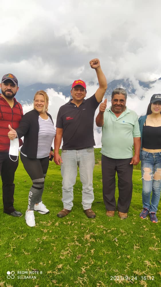 AliPrimeraPCV's tweet photo. Hoy nuestra comunidad mancomuna mancomunidad #indigena del municipio #Miranda #Timotes #Venezuela  nos recibieron con esperanza para una mejor #Alternativa con Jesús Alarcón "bolvi" el próximo alcalde de #Miranda  Comunas que hacen vida en unir y organizar .. @PCV_Venezuela https://t.co/tiJCZILnF5