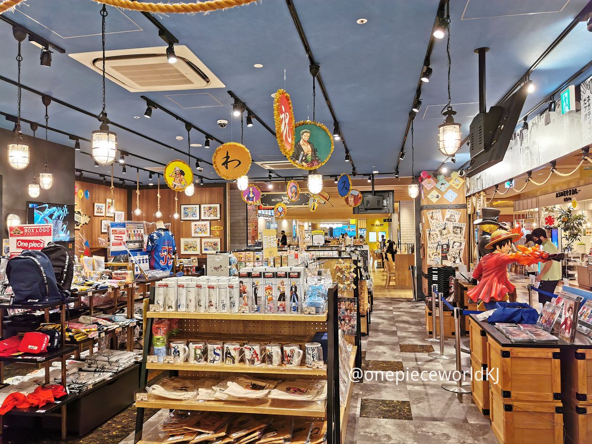 麦わらストア熊本でもNine to Ten！にぎやかに飾り付けられています