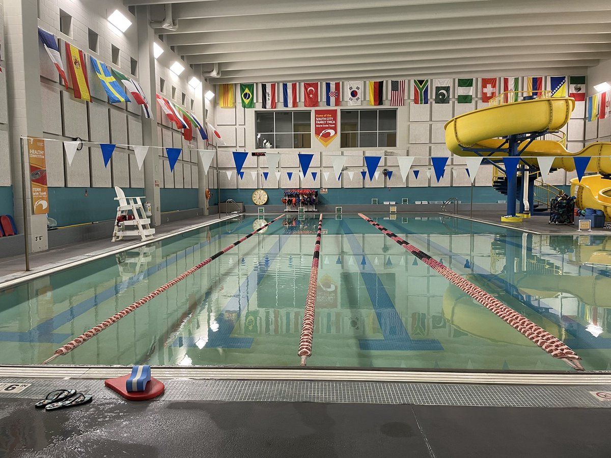 erincounihan's tweet photo. When you show up at the Y at 8 on a Friday night, you get THE WHOLE POOL to yourself. #extremesocialdistancing #old https://t.co/0VM12w8SfP
