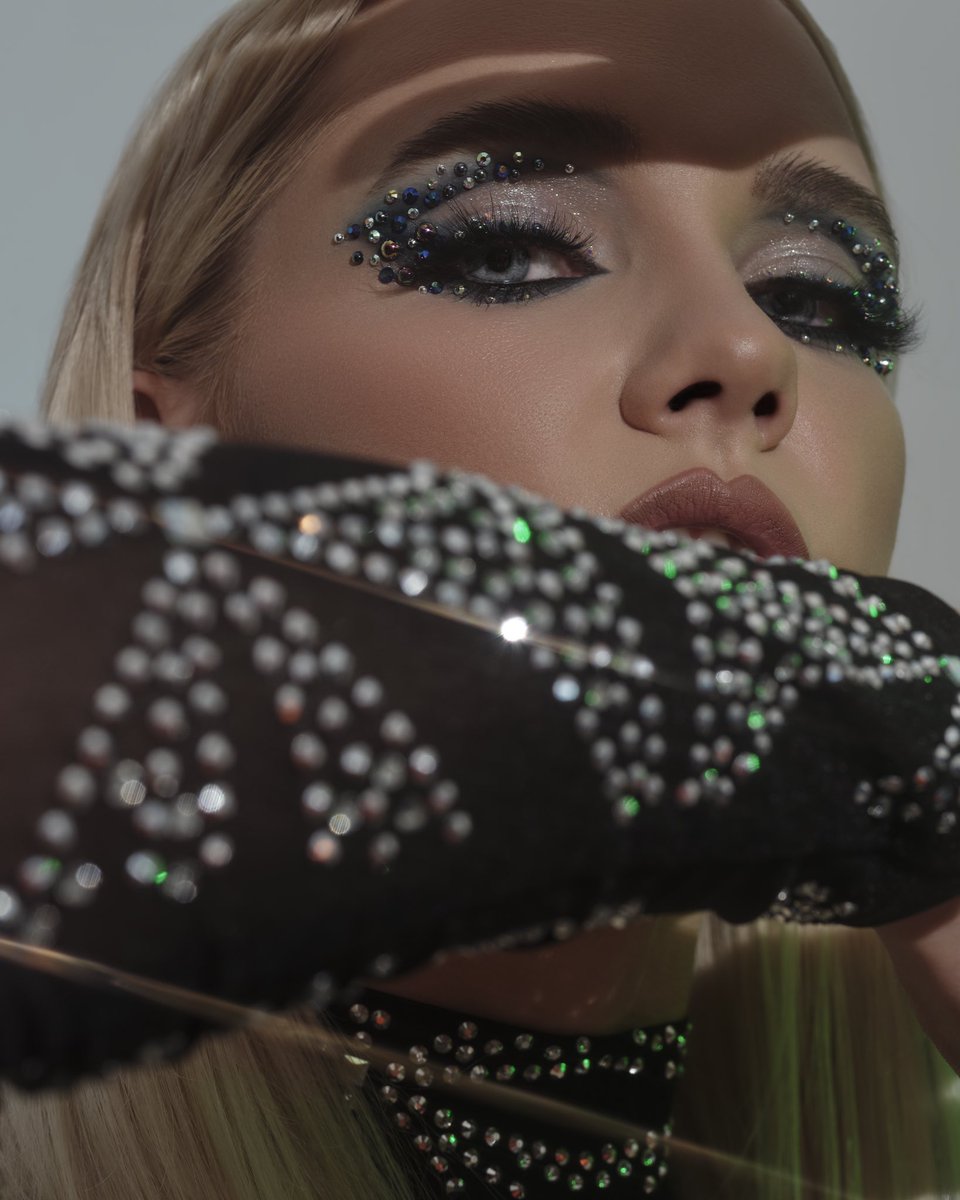 MadySteward's tweet photo. ONE WEEK until #wickedeyes comes out. 🕸 who’s ready? 
📸: @spoonimages 
💄: @TheMegsCahill 
#getstonned https://t.co/aKxmCHQ6gZ