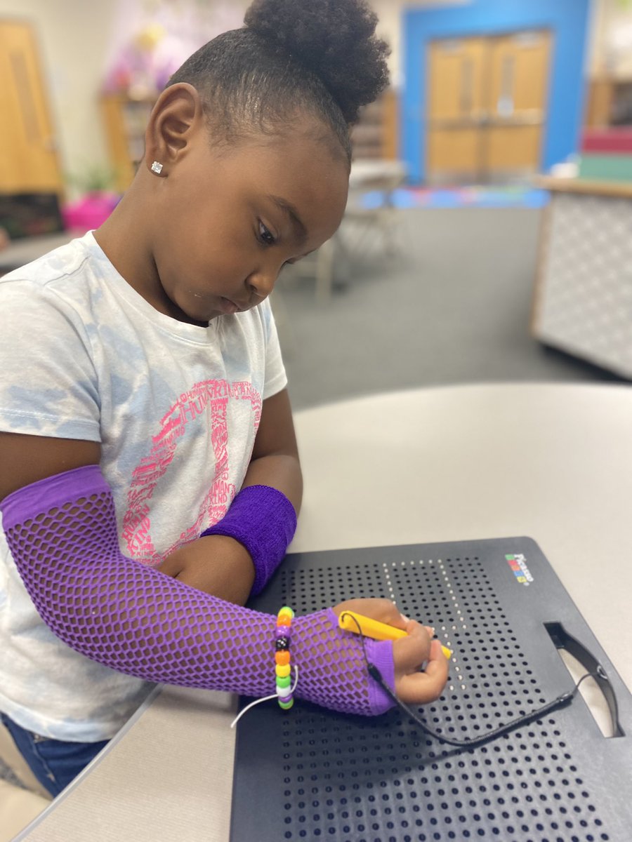 PGE_Library's tweet photo. Proud of our readers this week! First grade learned more about the biblioburro and designed donkeys to carry books. @PGEcubs #library #travelinglibrary #biblioburro https://t.co/1hGIo2wYsB