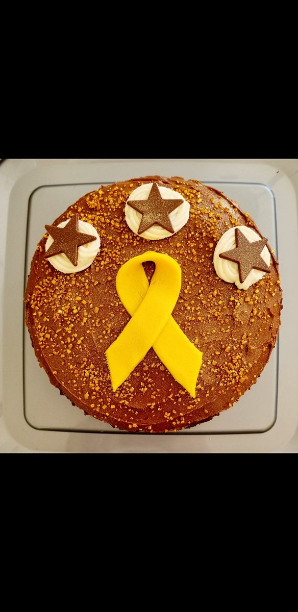 Victoria Squires (@mrssquidge21) on Twitter photo Team <a href="/ed_rli/">ED_RLI</a> have raised over £350 for Team Reece this week in cake sales. The paediatric nurses have done an amazing job as he hold a special place in the hearts 💕 ♥ <a href="/MelWoolfall/">Melanie Woolfall</a> <a href="/emmafitton74/">Emma Fitton</a> <a href="/aaroncumminsNHS/">Aaron Cummins</a> Team <a href="/ed_rli/">ED_RLI</a> have raised over £350 for Team Reece this week in cake sales. The paediatric nurses have done an amazing job as he hold a special place in the hearts 💕 ♥ <a href="/MelWoolfall/">Melanie Woolfall</a> <a href="/emmafitton74/">Emma Fitton</a> <a href="/aaroncumminsNHS/">Aaron Cummins</a>