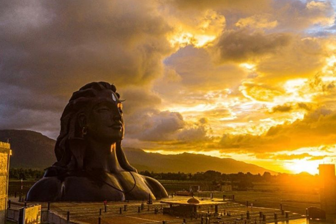 VertigoWarrior's tweet photo. When in doubt turn to the Adiyogi... https://t.co/kqTlYQ8Jsc
