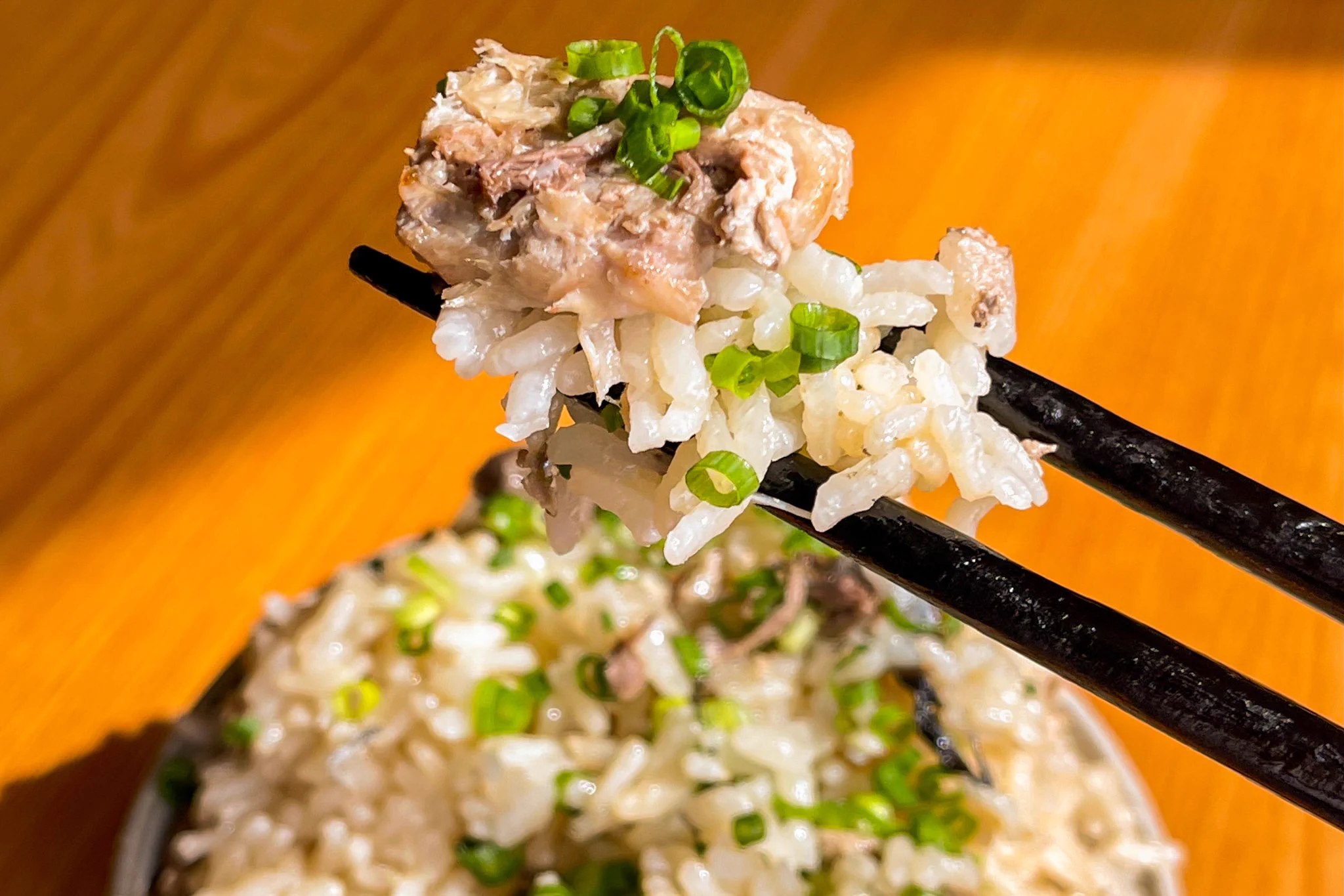 バター&醤油の味付けが凄く合いそう！サバ缶を使った、とっても美味しそうな「炊き込みご飯」レシピ！
