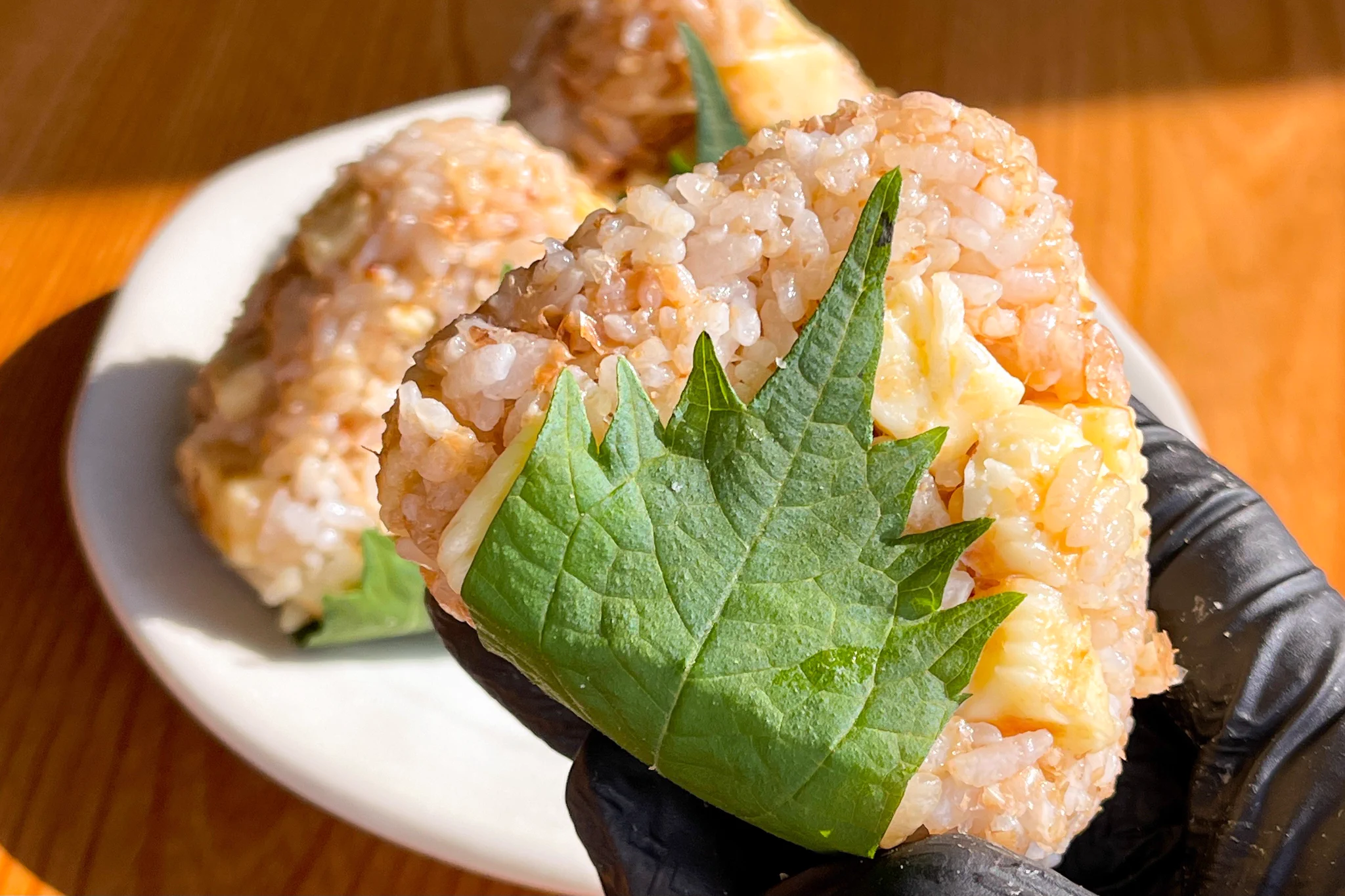 小腹が空いたときにも良さそう！おかか&チーズを使った「おにぎり」レシピ！