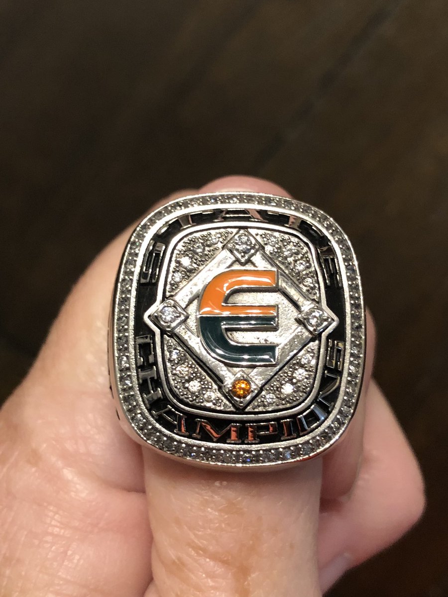 Tina_S1109's tweet photo. State BLING!! https://t.co/T2EKP1KJ5L