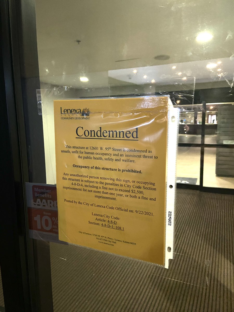 DesignCre10's tweet photo. @RadissonHotels you might be want to check your Lenexa,KS location’s outgoing confirmations. We just pulled up for our email-confirmed stay tonight. We’ll pass on the upgrade offer. #YIKES https://t.co/X3ehVv5HDE