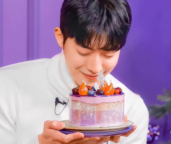 mongjihyoshi's tweet photo. @lightcoves happy birthday, kyra!! 🎂🎉
you deserve all the best! 
hope you're having a blast and may you feel so loved on your special day 🤗 love lots! 💕 https://t.co/gBplTW9zK0