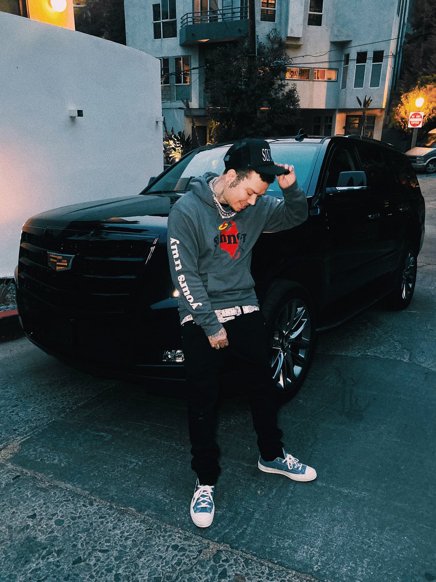 PHORAONE's tweet image. every saint has a past,
every sinner has a future..