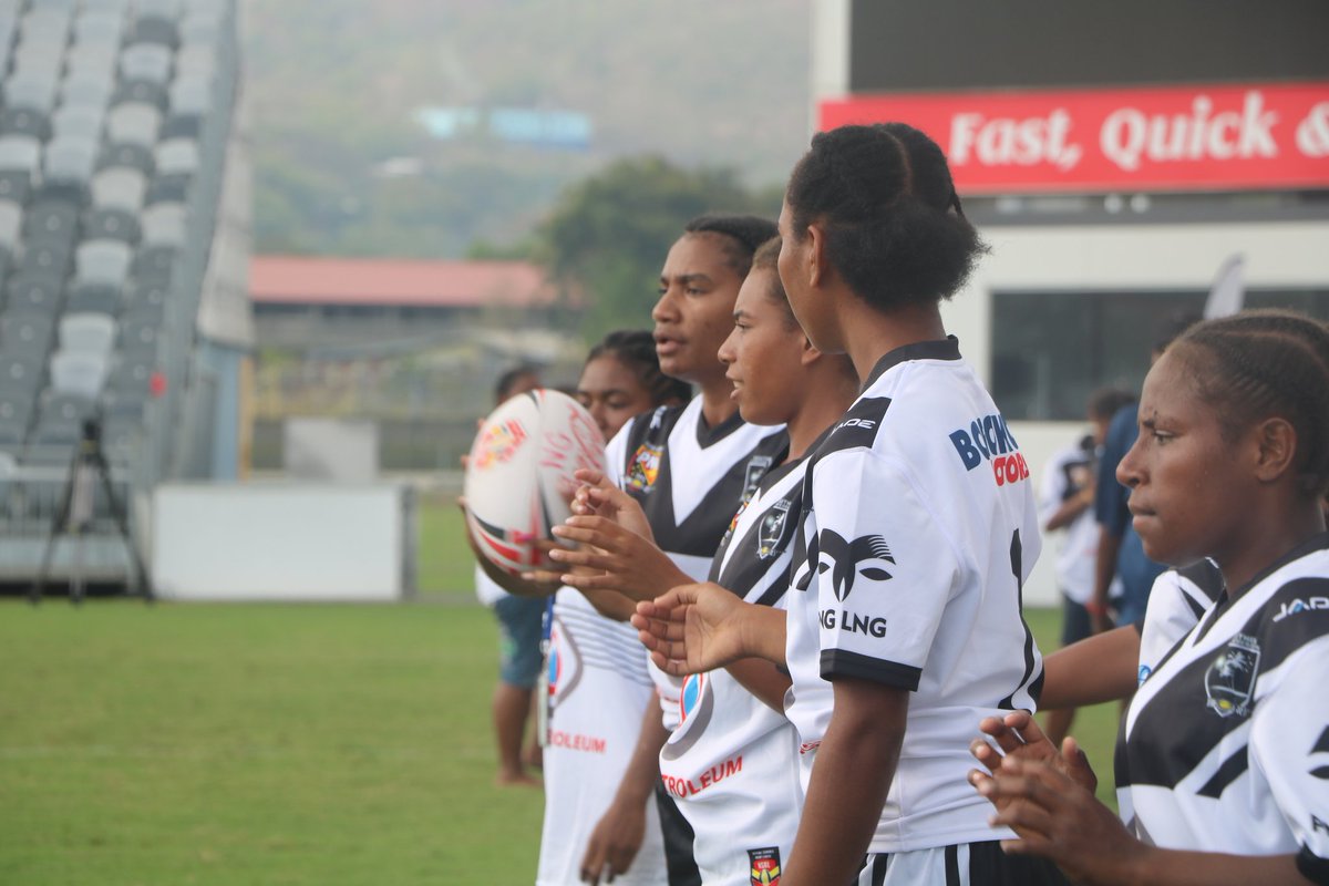 The Under 18 girls division have taken the field at the Oil Search National Football Stadium for thr 2021 KPHL National Schools Championships!

Future <a href="/PNGOrchids/">PNG Orchids</a> 🌸
Watch the games live on <a href="/EMTVOnline/">EMTV</a> 
 fb.watch/8efKXDRPJb/

#PNG #rugbyleague #orchids