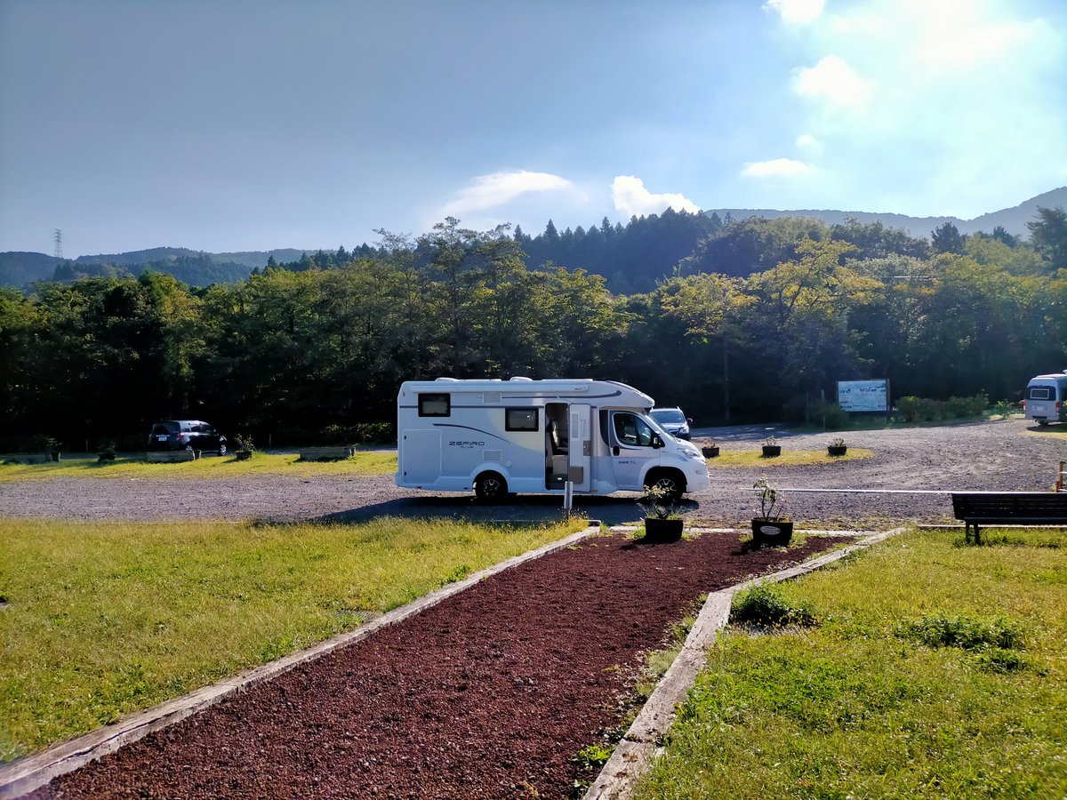 まーぼろ Motorhomeはじめました キャンピングカーおすすめ駐車スポット発見 静岡 御殿場アウトレット目的ならば乙女駐車場がオススメです 富士山見えるし空いてるし 高原の風が最高な駐車場です Surfing Fishing Motorhome Vanlife 車中泊