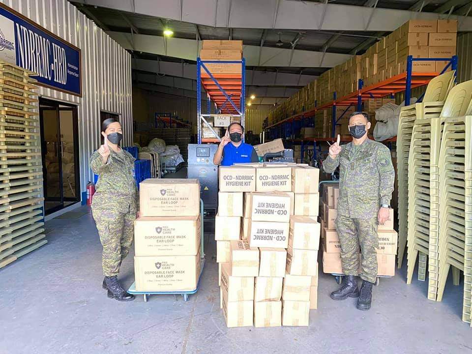 PhilAirForce's tweet photo. Surgical Facemask and Hygiene Kits Received From Office of Civil Defense, R3

Read more: https://t.co/dKEVDeEefn https://t.co/jjLfzQhFa7