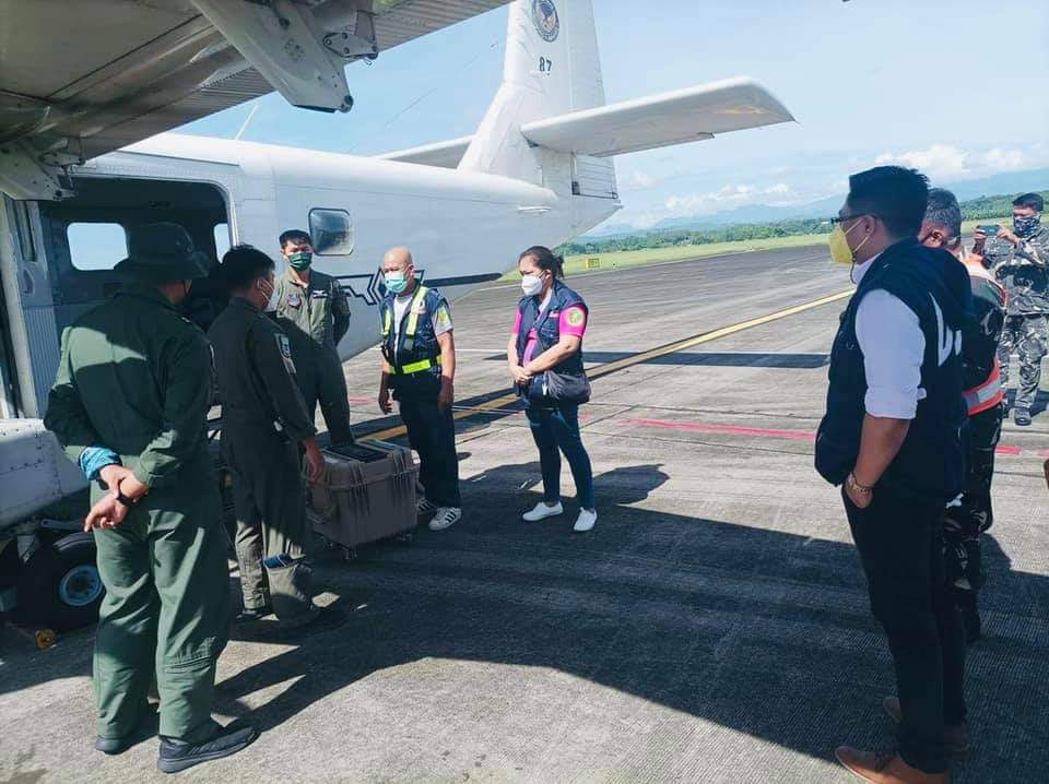 PhilAirForce's tweet photo. DOH’s Resbakuna against COVID-19

Yesterday, in support to the Department of Health’s “Resbakuna”, a continuous COVID-19 vaccination drive, PAF Nomad aircraft flew to Masbate and Albay to transport COVID-19 vaccines. https://t.co/FhCotBAHfX
