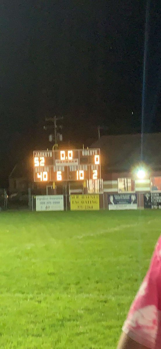 football boys better watch your back because the senior girls SMASHED the junior girls in tonight’s powderpuff game (52-0)🏈💪🏻
so much for all that trash talk juniors, better luck next year👋🏻😉 #seniorsgotthatbread #scoreboard <a href="/WHSFootball2020/">WHS Football</a> <a href="/RSNsports1/">RSN Sports Network</a>