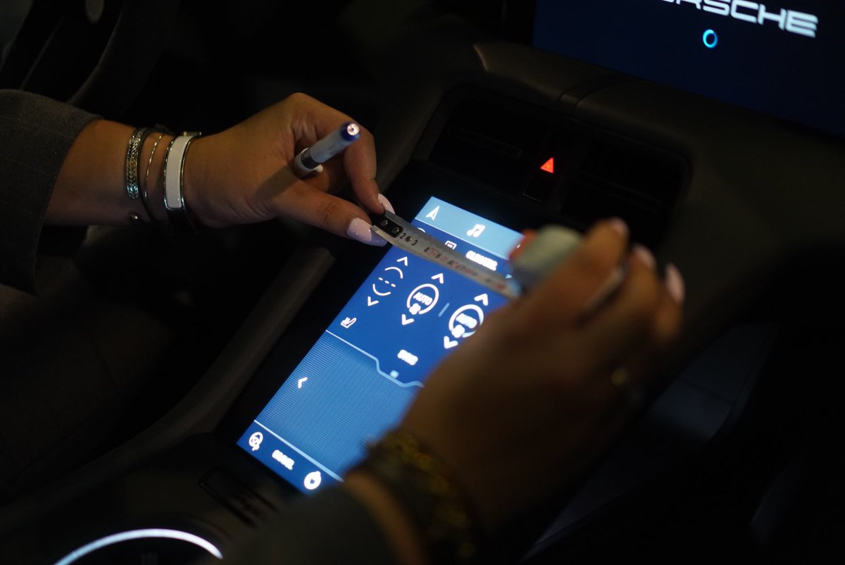 Vous aimez les voitures ?
Ne passez pas à côté du #salonautomoto au <a href="/RouenExpo/">RouenExpoEvenements</a> ce week-end ! 

L’équipe ProtectECRAN vous attend dans le HALL 1 PREMIUM 

#innovation #protectionfilm #ecranstactiles