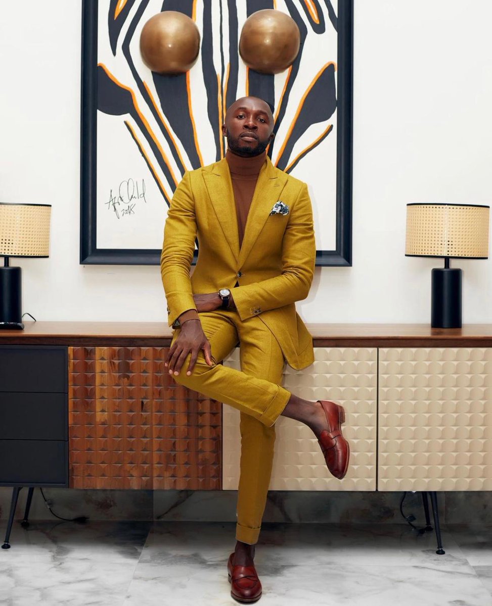Forumduluxe's tweet photo. Lumière sur #Brommon, Maison de #costumes haut de gamme, spécialisée dans l’art du #handmade, et du sur mesure très pointu, pour les #gentlemen modernes. Elle est fondée par le #ghanéen Kwaku Boateng Akuoko. 

#MadeInAfrica 
#ForumDuluxe
#LuxeAfricain https://t.co/Wa3Bh3hKlU