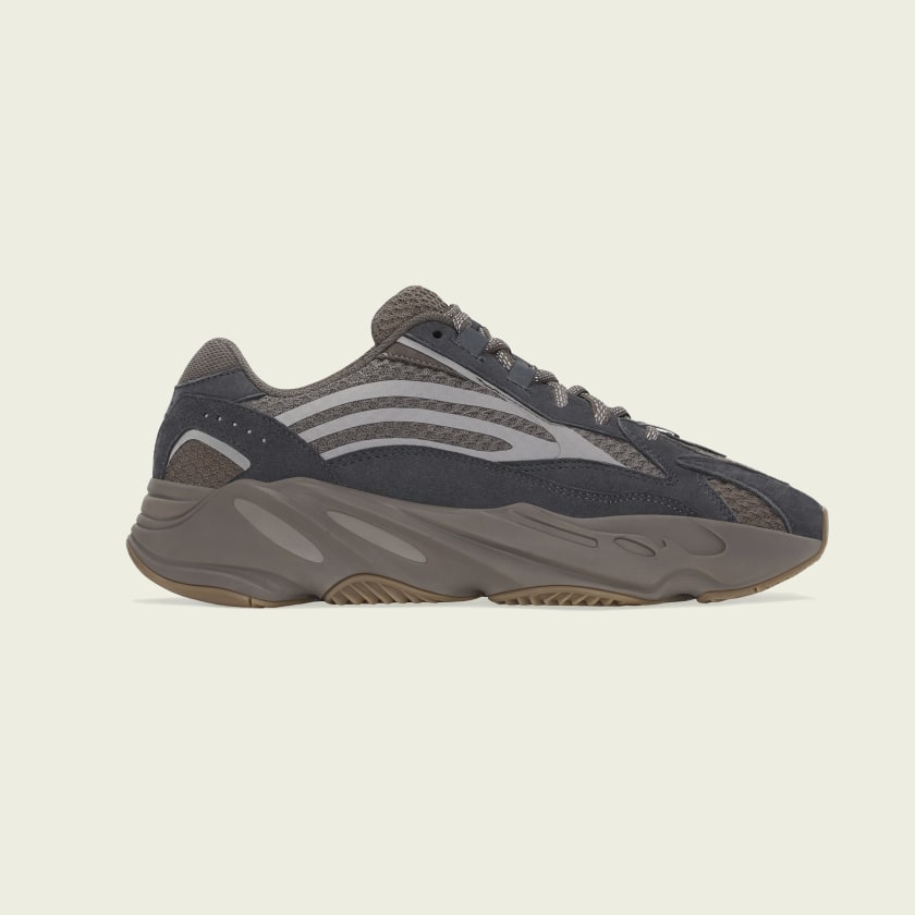 DropTime_'s tweet photo. 1 hour away!

The Adidas Yeezy Boost 700 V2 'Mauve' drops at 8AM CET via Footdistrict

https://t.co/fdQZ9YsZeB https://t.co/RoKK4eDnrC