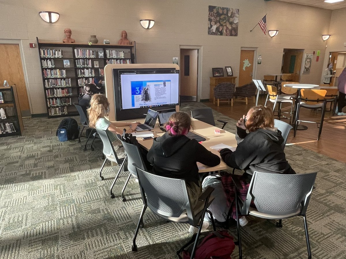 Mr_Burden_TA's tweet image. Day 14: Students using the collaboration stations in the @LOHS_LC during Ms. Moyer’s class. #AdminChallenge #AlwaysLakeOrion #180DaysOfLearning