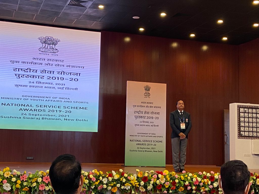 NSS India (@_nssindia) on Twitter photo Dr. Ajay Kumar Mishra, NSS PO Arunachal Pradesh received Unit Level NSS Award 2019-20 conferred by Hon. President of India.
<a href="/YASMinistry/">YAS Ministry</a> <a href="/ianuragthakur/">Anurag Thakur</a> <a href="/NisithPramanik/">Nisith Pramanik</a> <a href="/rashtrapatibhvn/">President of India</a> Dr. Ajay Kumar Mishra, NSS PO Arunachal Pradesh received Unit Level NSS Award 2019-20 conferred by Hon. President of India.
<a href="/YASMinistry/">YAS Ministry</a> <a href="/ianuragthakur/">Anurag Thakur</a> <a href="/NisithPramanik/">Nisith Pramanik</a> <a href="/rashtrapatibhvn/">President of India</a>