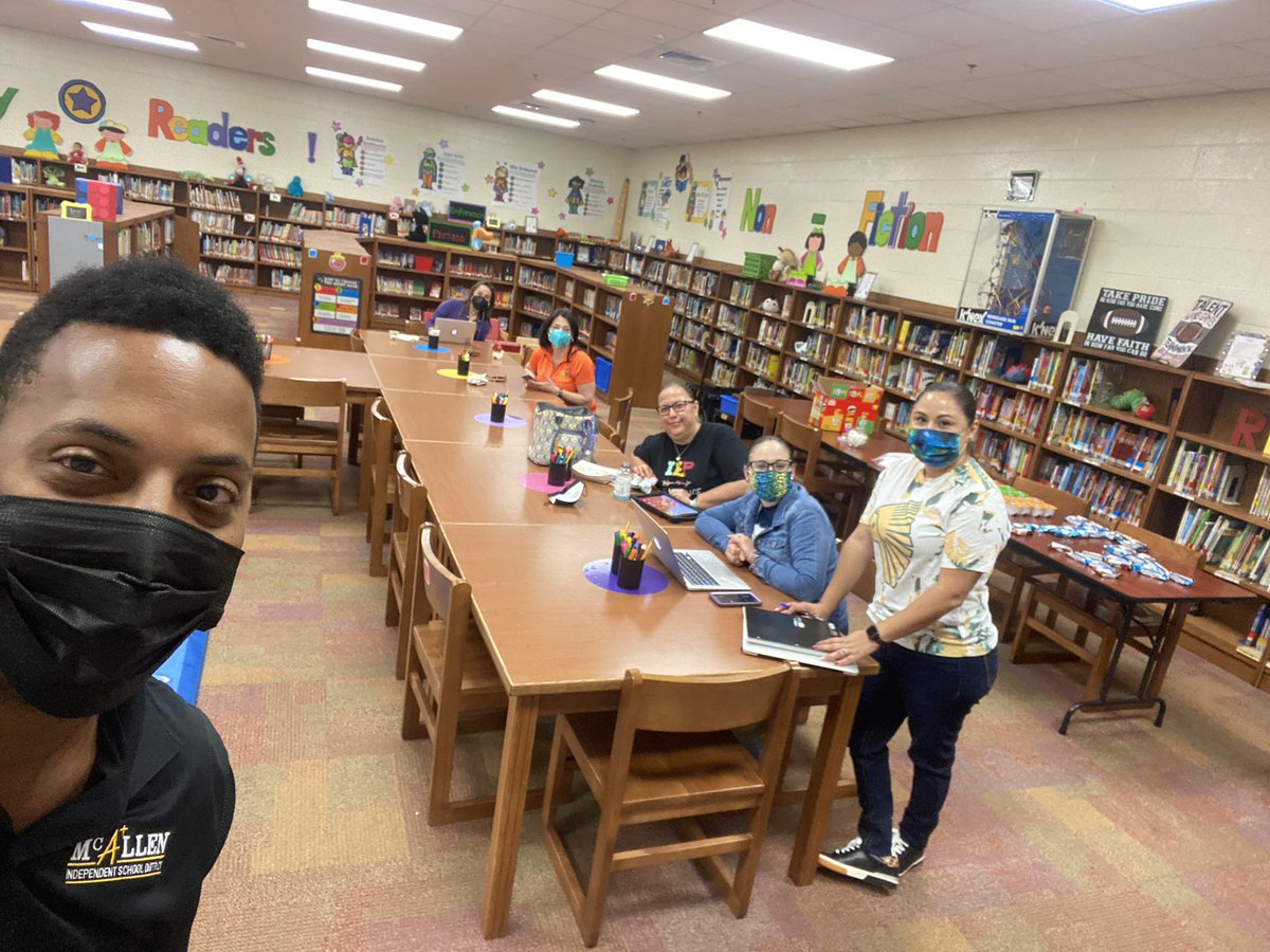 Had a great time sharing and connecting with the coolest <a href="/McAllenISD/">McAllen ISD</a> birds around <a href="/tzhawks/">Thigpen-Zavala Elementary</a> Great giving some hybrid tips and showcasing <a href="/PearDeck/">Pear Deck Learning</a> 🙌🏽💯🔥👏🏽💻🍐<a href="/McAllenISD/">McAllen ISD</a> <a href="/annvega/">annvega</a> <a href="/rfluegel/">Rosie Fluegel</a> <a href="/gosand2/">Go Sandoval</a> <a href="/sparkle311/">Monica Rivera</a> #mcallenisdtech #techmeoutmisd <a href="/yRodriguez401/">Yesenia Rodriguez</a> <a href="/TZHawkLibrary/">Mrs. Ramirez</a>